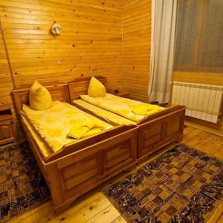 Hotel Edelweiss Carpathians Myhove Extérieur photo