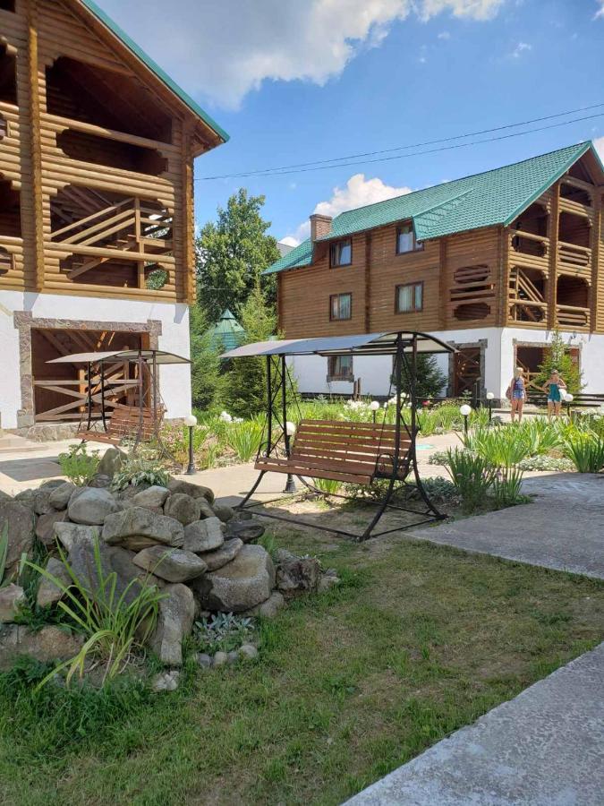 Hotel Edelweiss Carpathians Myhove Extérieur photo