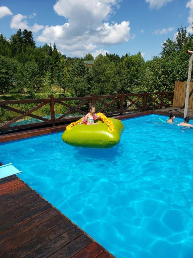 Hotel Edelweiss Carpathians Myhove Extérieur photo