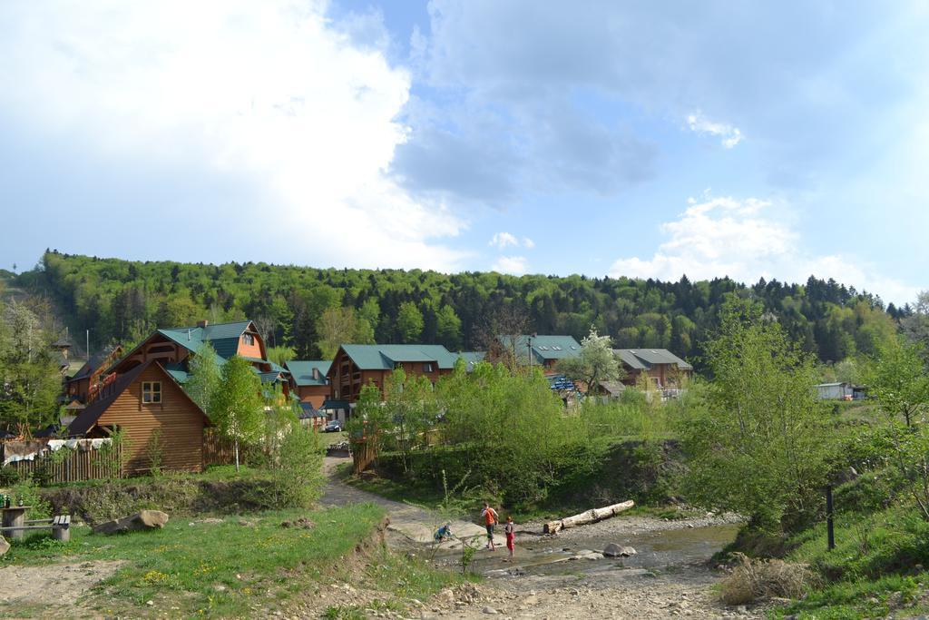 Hotel Edelweiss Carpathians Myhove Extérieur photo