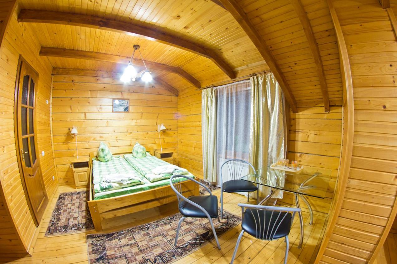 Hotel Edelweiss Carpathians Myhove Extérieur photo
