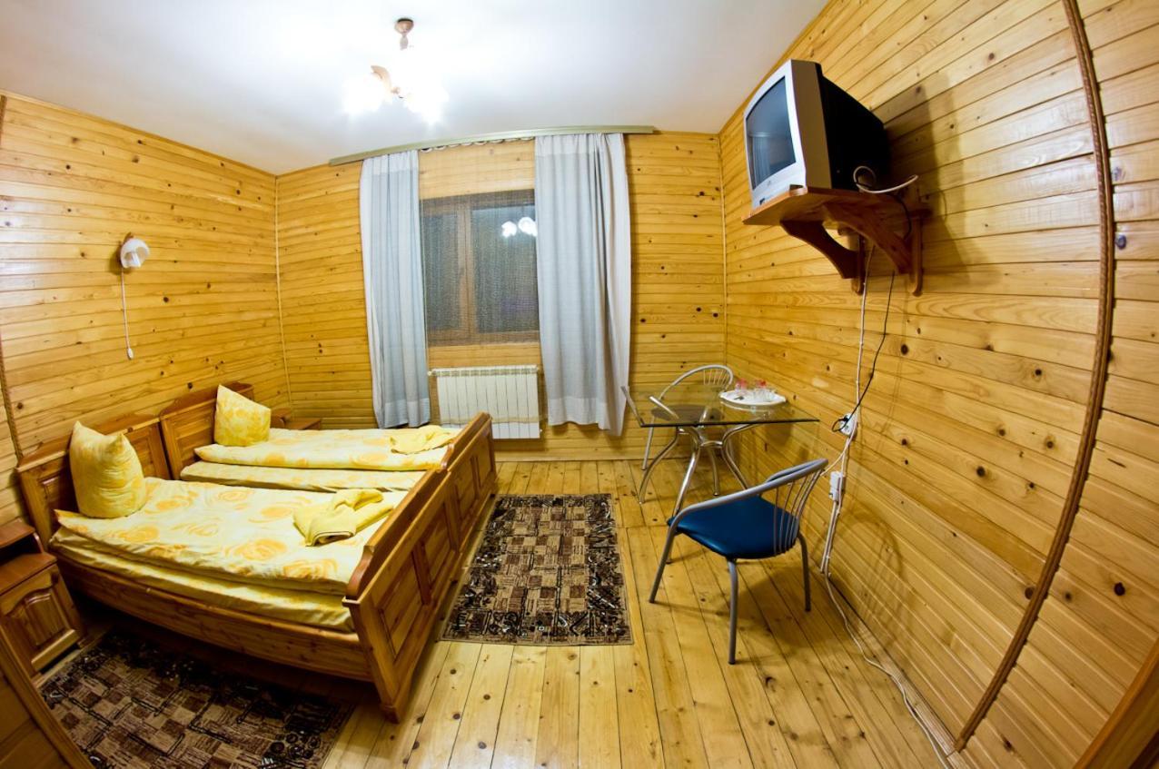 Hotel Edelweiss Carpathians Myhove Extérieur photo