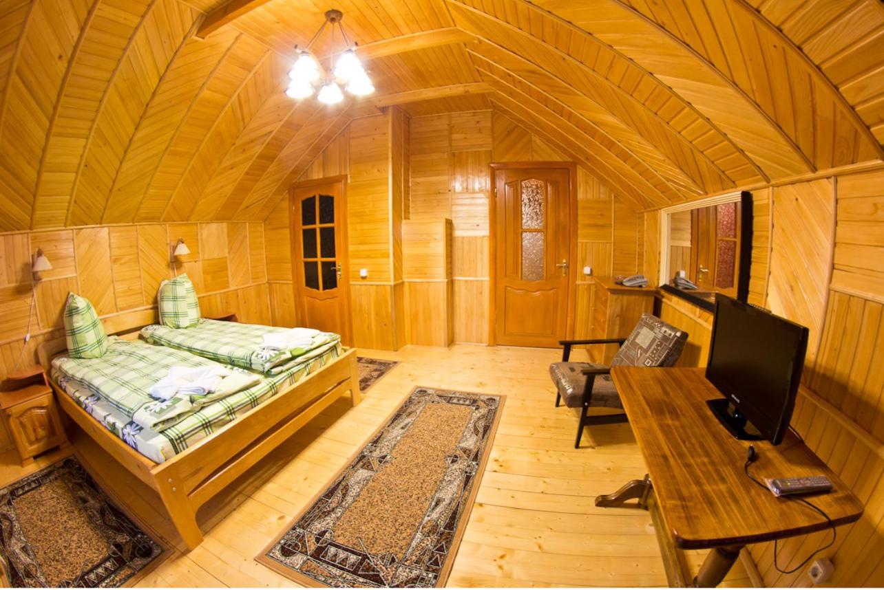 Hotel Edelweiss Carpathians Myhove Extérieur photo