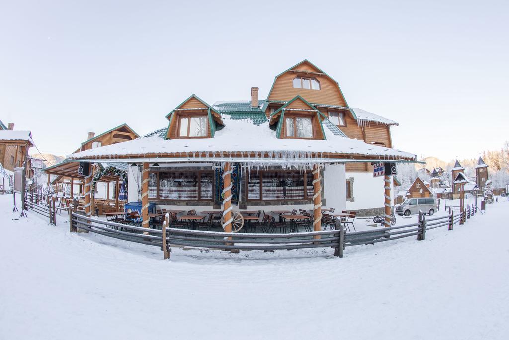 Hotel Edelweiss Carpathians Myhove Extérieur photo