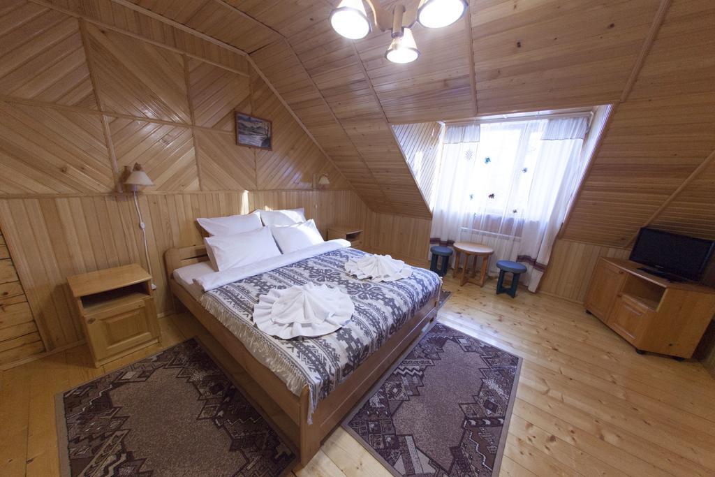 Hotel Edelweiss Carpathians Myhove Extérieur photo
